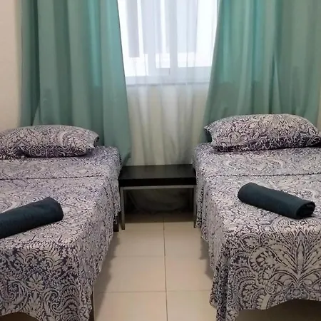 La Marina Πανσιόν *