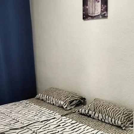 La Marina Πανσιόν *