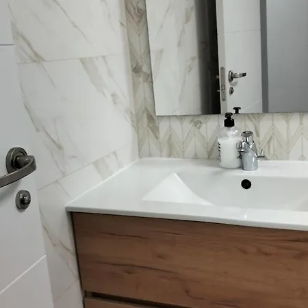 La Marina Πανσιόν *